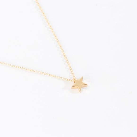 Star Necklace (Gold) - Picture 4 of 6